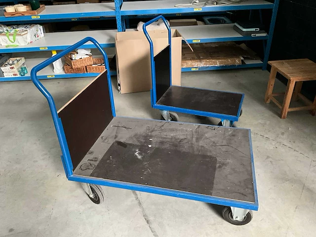 Diverse transportwagens (3x) - afbeelding 1 van  8