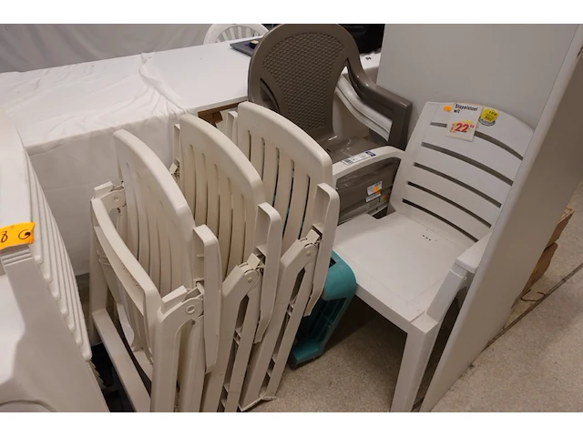 Diverse tuinstoelen - afbeelding 3 van  3