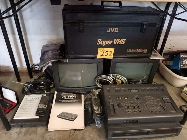 Diverse tv-video-hifi elektro. 6 stuks - afbeelding 1 van  7