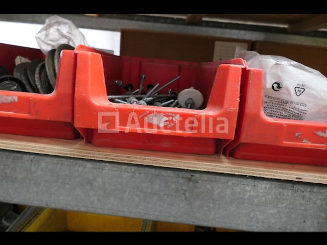 Diverse verbruiksartikelen en gereedschappen - afbeelding 15 van  23