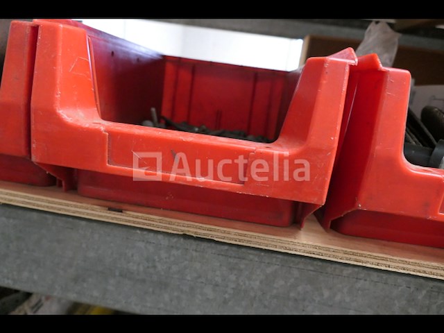 Diverse verbruiksartikelen en gereedschappen - afbeelding 16 van  23