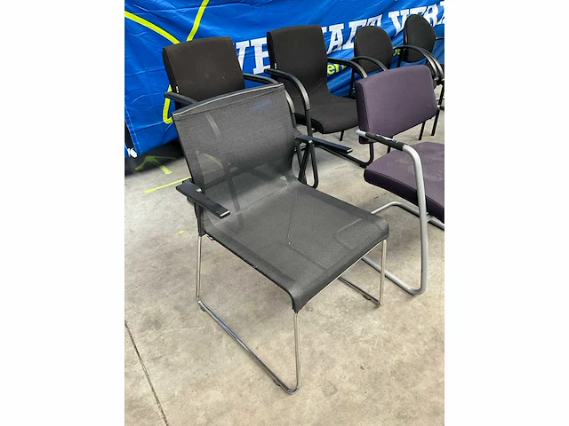 Diverse vergaderstoelen (9x) waaronder vitra eames, icf - afbeelding 4 van  11