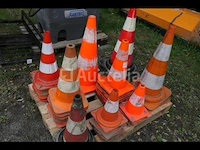 Diverse verkeerskegels - afbeelding 2 van  5