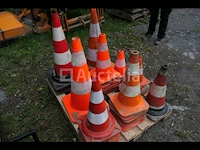 Diverse verkeerskegels - afbeelding 3 van  5