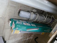 Diverse verlichtingsarmaturen + kabels - afbeelding 4 van  6