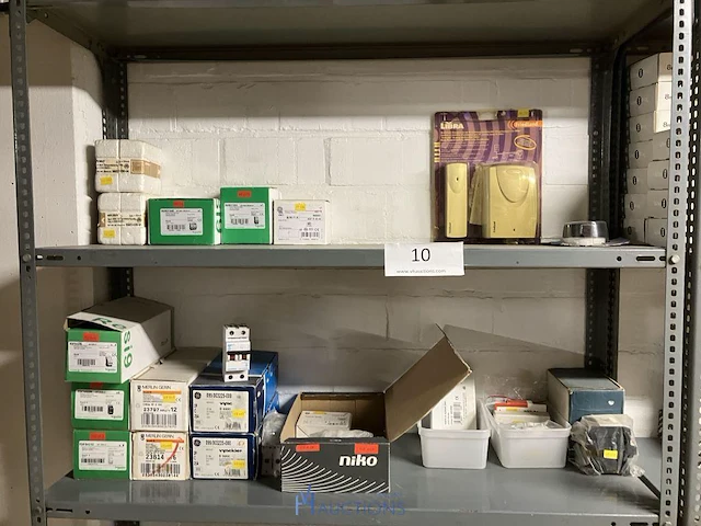 Diverse verliesstroomschakelaars - afbeelding 1 van  4