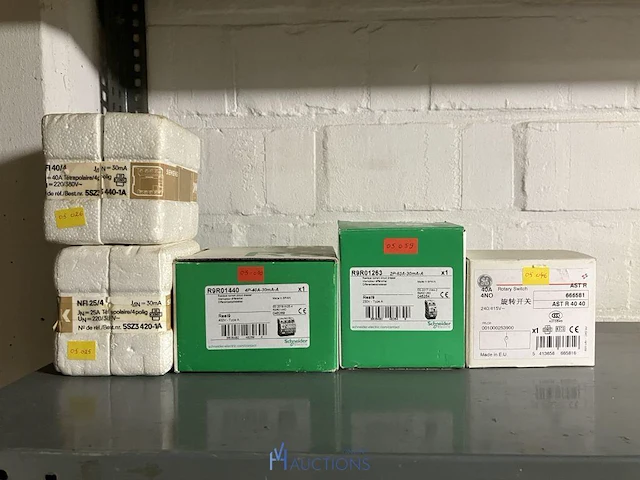 Diverse verliesstroomschakelaars - afbeelding 2 van  4