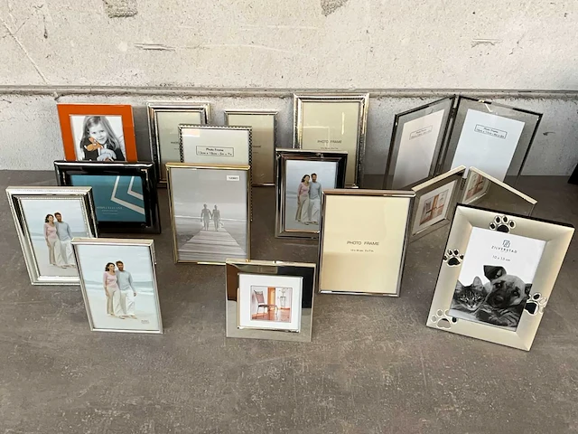 Diverse verzilverde fotolijsten (15x) - afbeelding 1 van  9