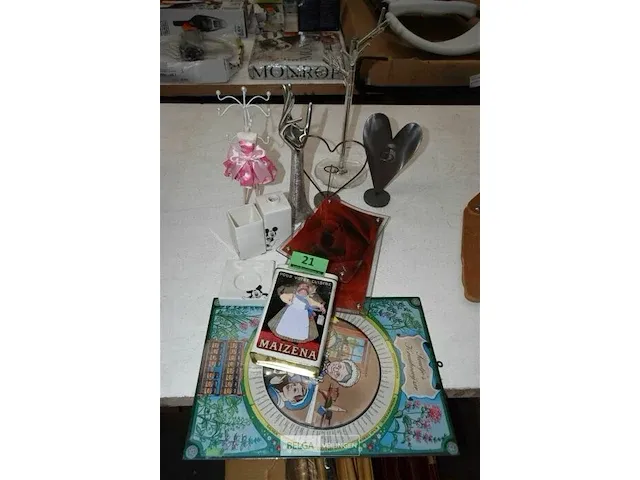 Diverse vintage decoratie - afbeelding 1 van  1