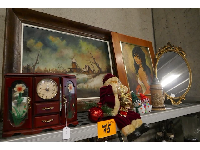 Diverse vintage decoratieve items - afbeelding 2 van  8