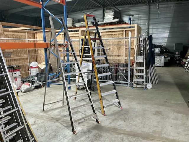Diverse vouwladder (2x) - afbeelding 1 van  4