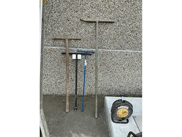 Diverse watersleutels (4x) - afbeelding 2 van  3