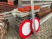 Diverse wegsignalisatie - afbeelding 1 van  6