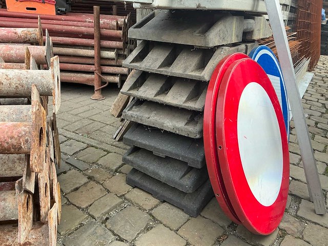 Diverse wegsignalisatie - afbeelding 6 van  6