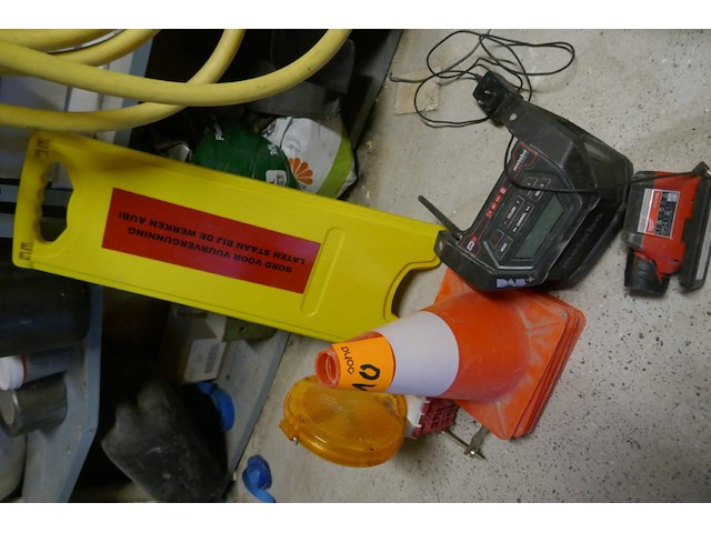 Diverse werf items - afbeelding 1 van  5