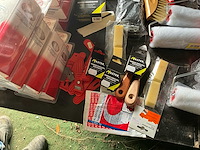 Diverse werkgereedschappen/matrialen - afbeelding 30 van  31