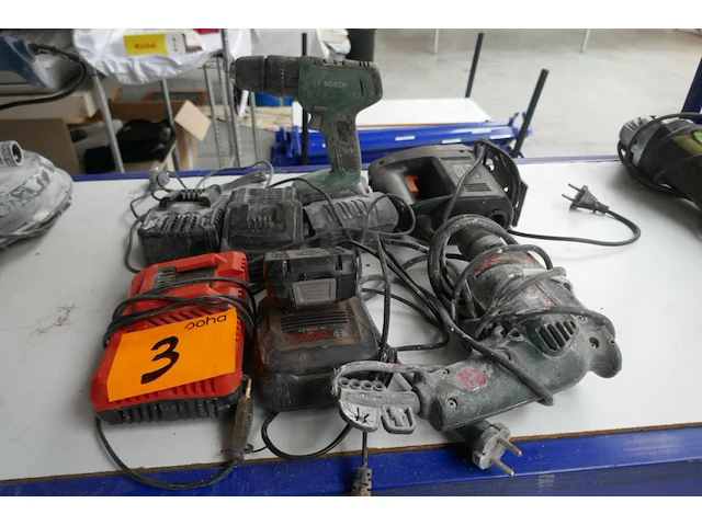 Diverse werkmachines en laders - afbeelding 1 van  4