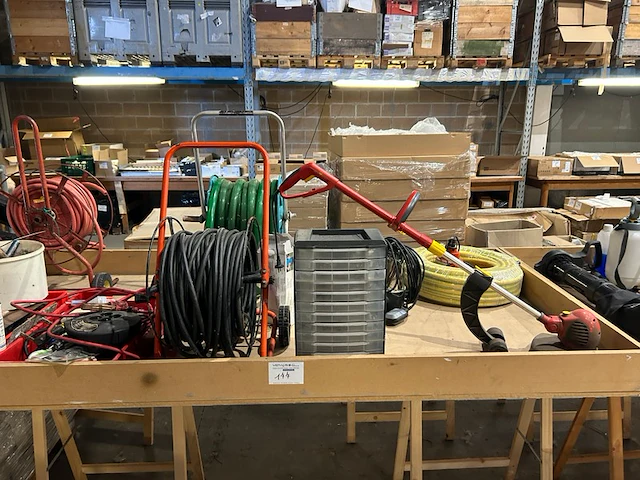 Diverse werkmateriaal - afbeelding 1 van  7