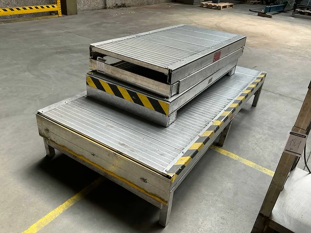 Diverse werkplatformen (3x) - afbeelding 1 van  4