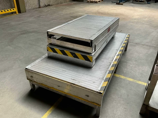 Diverse werkplatformen (3x) - afbeelding 2 van  4