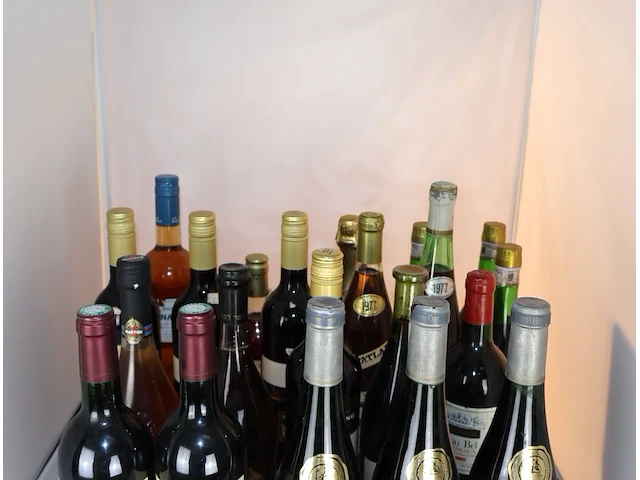 Diverse wijnen en dranken (x20) - afbeelding 11 van  18