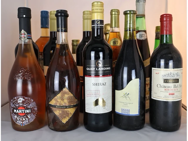 Diverse wijnen en dranken (x20) - afbeelding 14 van  18