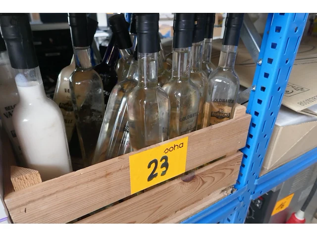Diverse wijnen, likeuren en dranken - afbeelding 4 van  5