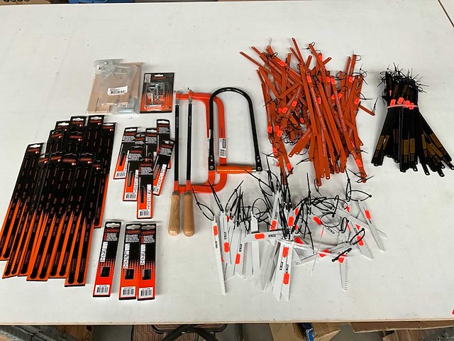 Diverse zaagbladen van o.a. skandia - afbeelding 1 van  9