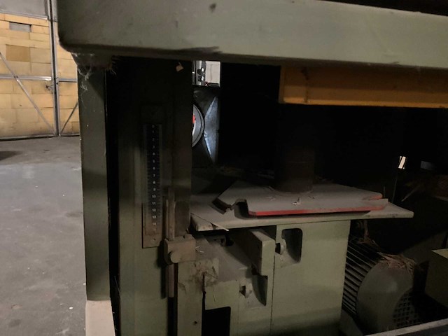 Diverse zaagmachines vertongen p04 - afbeelding 3 van  19