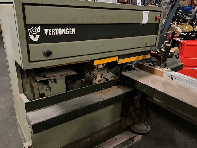 Diverse zaagmachines vertongen p04 - afbeelding 5 van  19