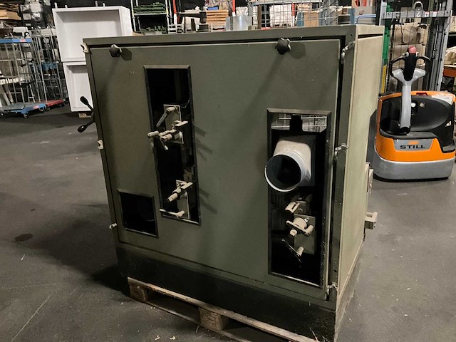 Diverse zaagmachines vertongen p04 - afbeelding 7 van  19