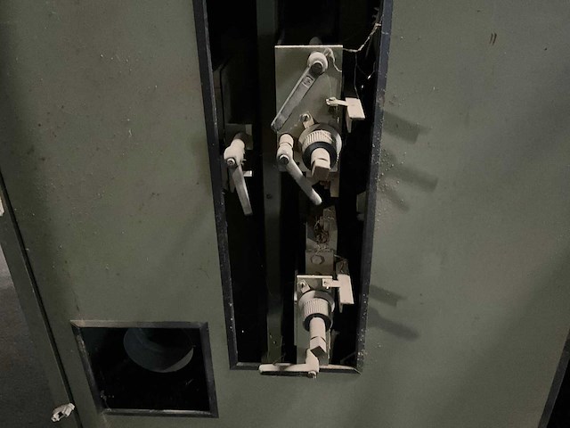 Diverse zaagmachines vertongen p04 - afbeelding 9 van  19