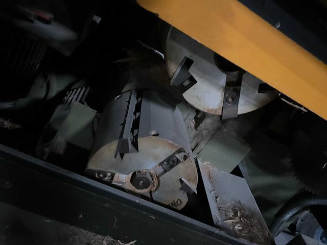 Diverse zaagmachines vertongen p04 - afbeelding 18 van  19