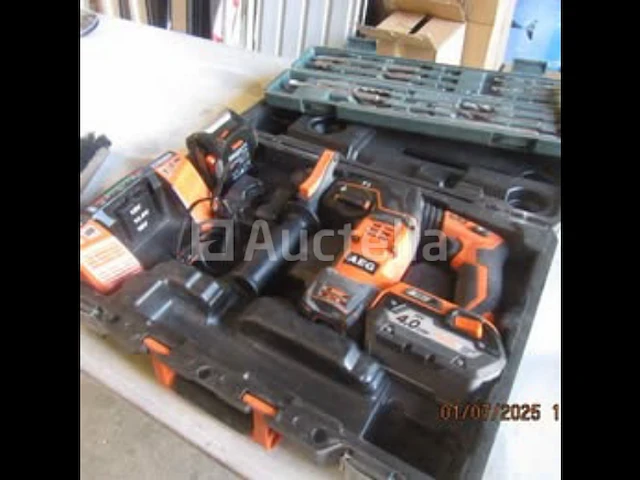 Diversen /aeg bbh 18bl/2 accu's + lader + lont en beiteldoos - afbeelding 5 van  5