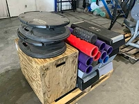 Diversen crossfit materiaal krachtstation - afbeelding 1 van  5