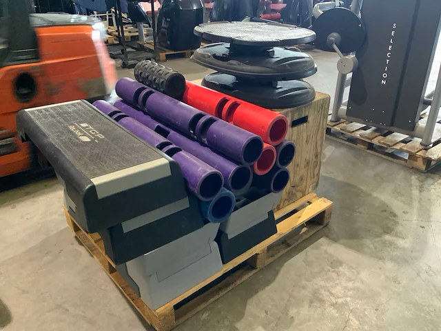 Diversen crossfit materiaal krachtstation - afbeelding 4 van  5