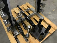 Diversen dumbell toren met extra accessoires krachtstation - afbeelding 4 van  10
