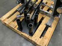 Diversen dumbell toren met extra accessoires krachtstation - afbeelding 5 van  10
