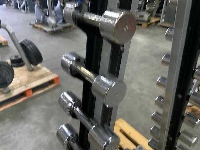 Diversen dumbell toren met extra accessoires krachtstation - afbeelding 8 van  10