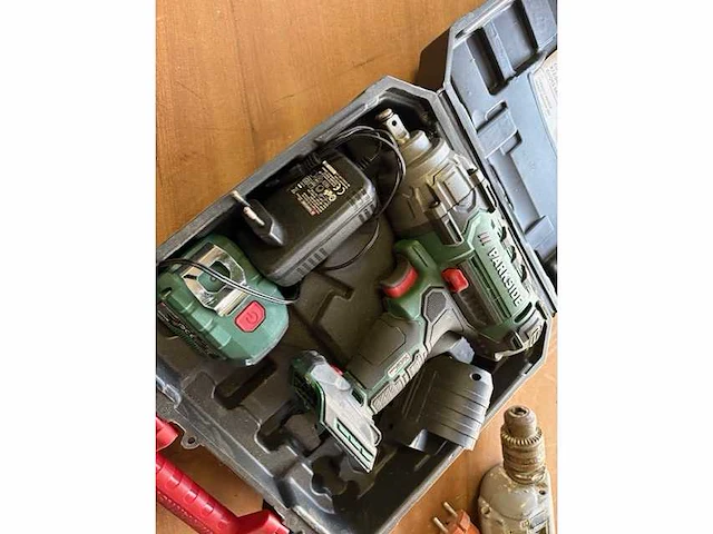 Diversen gereedschap - various garage inventory - afbeelding 4 van  6