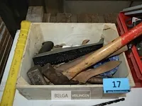 Diversen hand gereedschappen - afbeelding 1 van  2