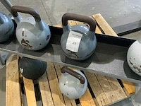 Diversen kettle bell slam balls met rek krachtstation - afbeelding 3 van  10
