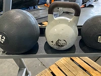 Diversen kettle bell slam balls met rek krachtstation - afbeelding 4 van  10
