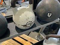 Diversen kettle bell slam balls met rek krachtstation - afbeelding 5 van  10