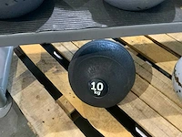 Diversen kettle bell slam balls met rek krachtstation - afbeelding 10 van  10
