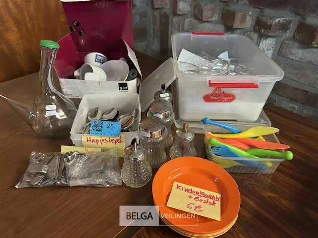 Diversen keukenbenodigdheden - afbeelding 1 van  7