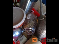 Diversen partij: thermo, karaf, glazen, tupperware, ijscoupes, 6 trappistenglazen, skimmer, messen, documentbreker - afbeelding 8 van  12