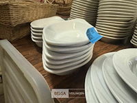 Diversen schalen en borden - afbeelding 3 van  5