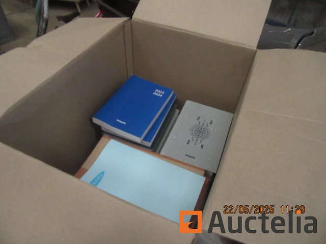 Diversen schoolmateriaal - afbeelding 1 van  4
