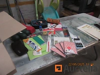 Diversen schoolmateriaal - afbeelding 2 van  4